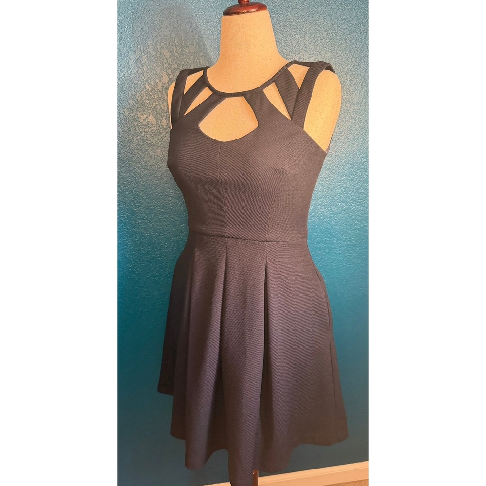 Betsey Johnson Navy Fit & Flare Cocktail Dress | Geometric Cutout | Size 6 - Picture 3 of 11